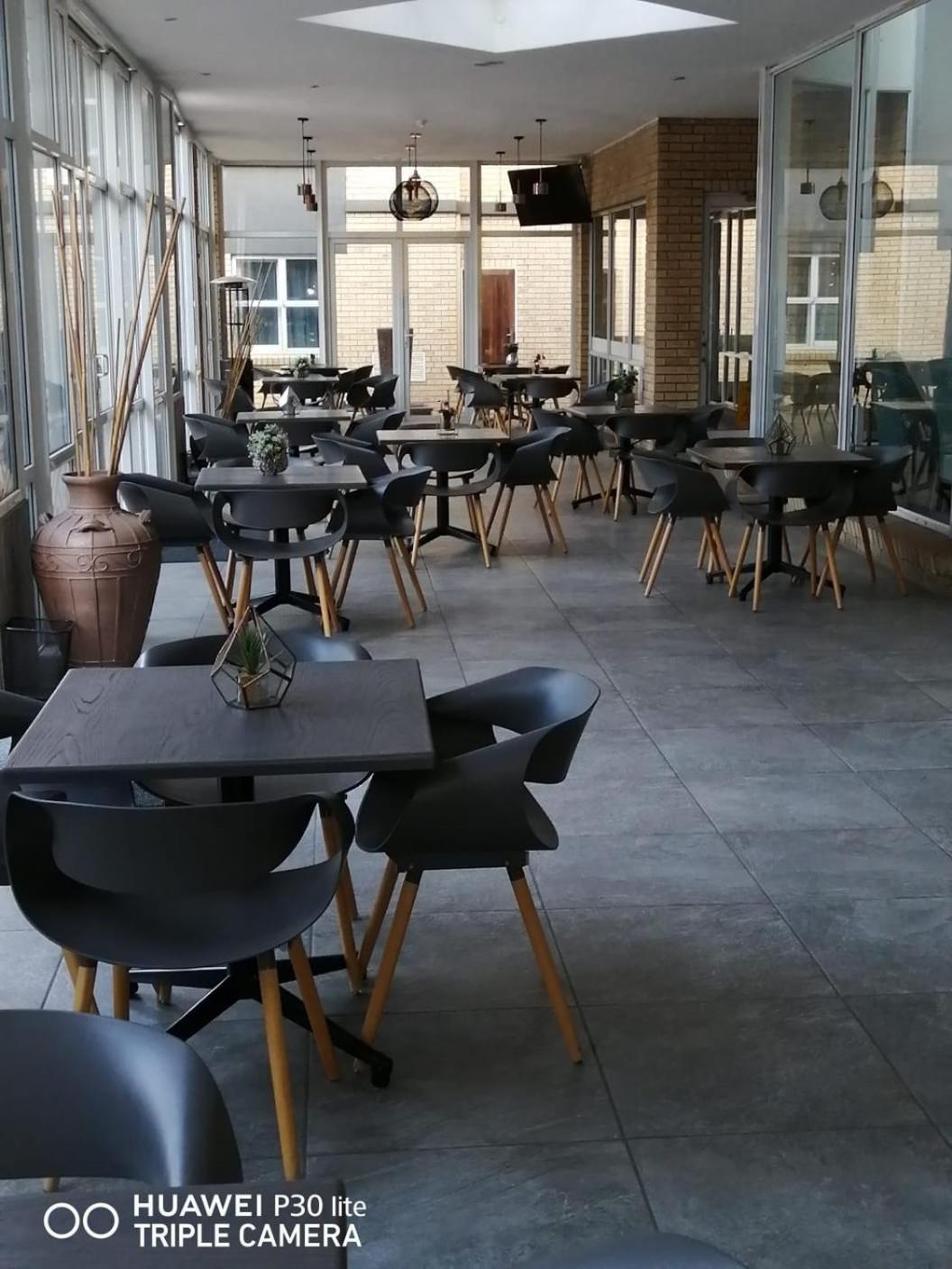 Holiday Inn Johannesburg Airport By Ihg Kempton Park Eksteriør billede